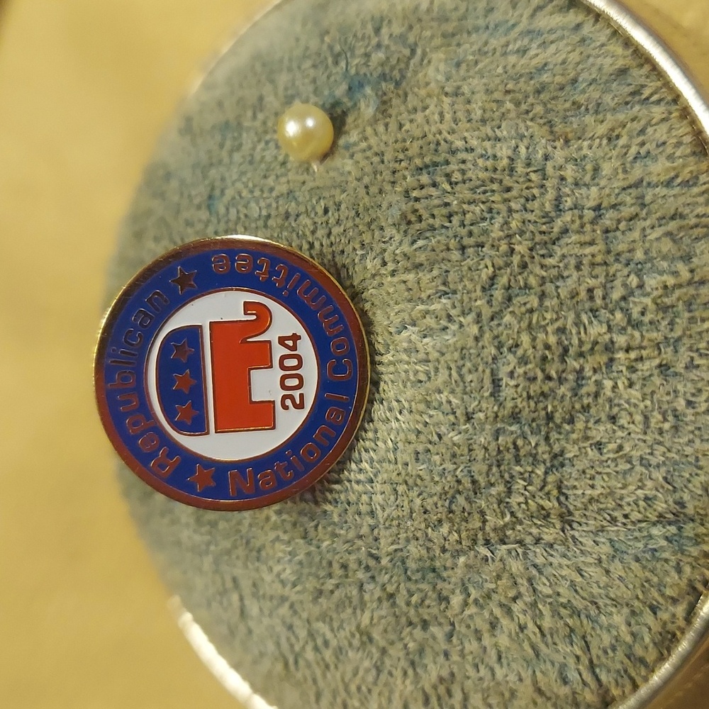 🩶 Vintage 2004 Republican National Committee Lapel Pin
